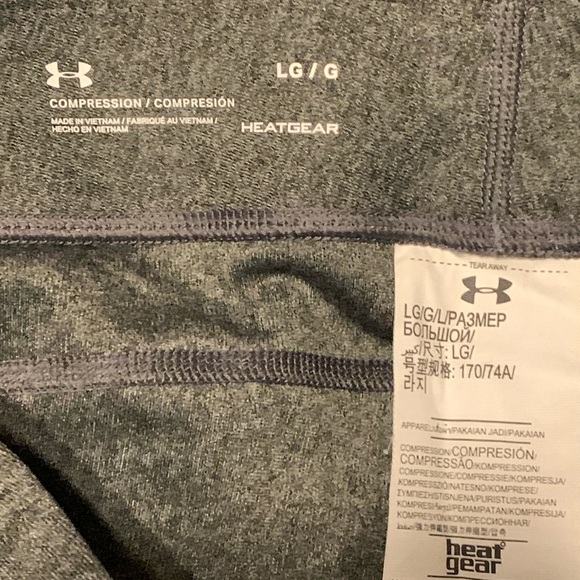 Under Armour Capris - Picture 3 of 4